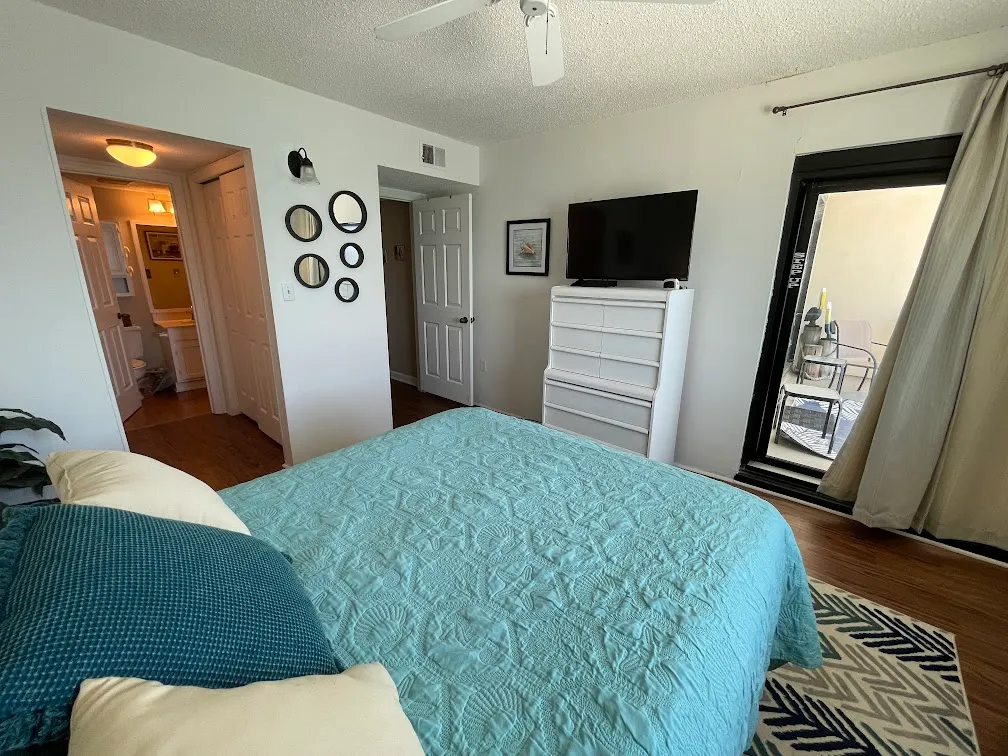 Horizon East 704 photo 15