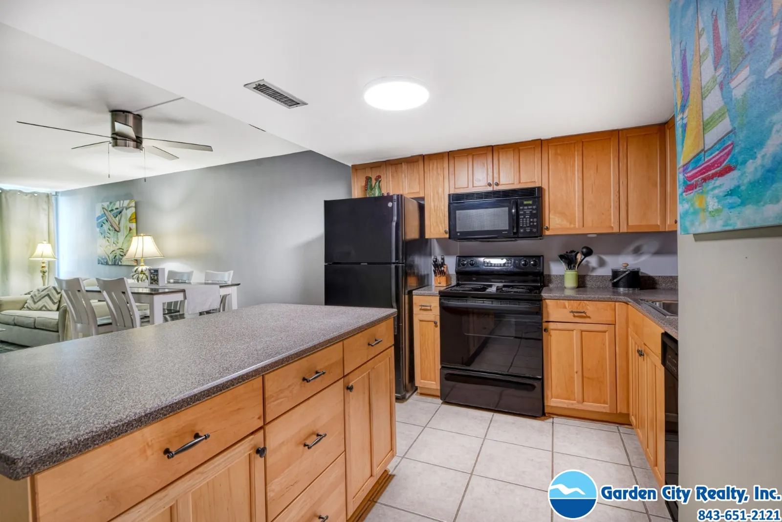 Water's Edge 1406 photo 18