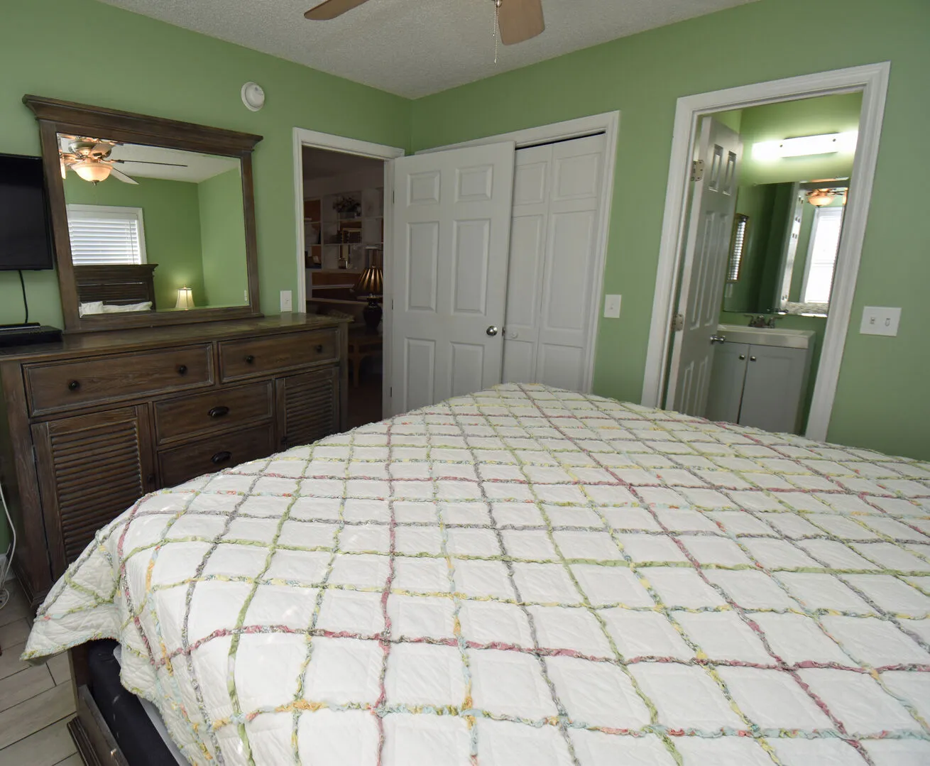 Electa's Place Down photo 11