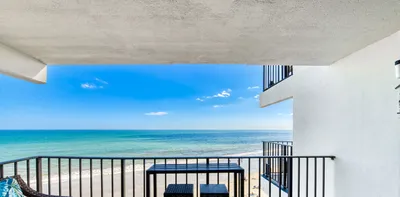Royal Garden Resort 702