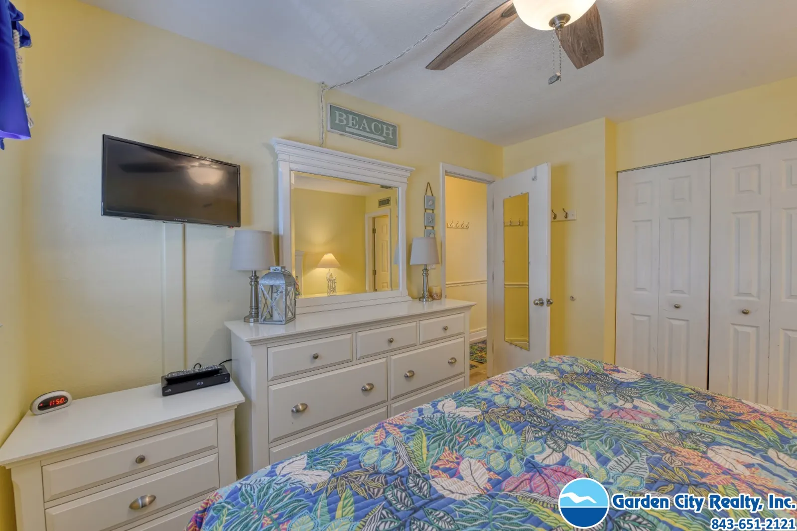 Water's Edge 708 photo 18