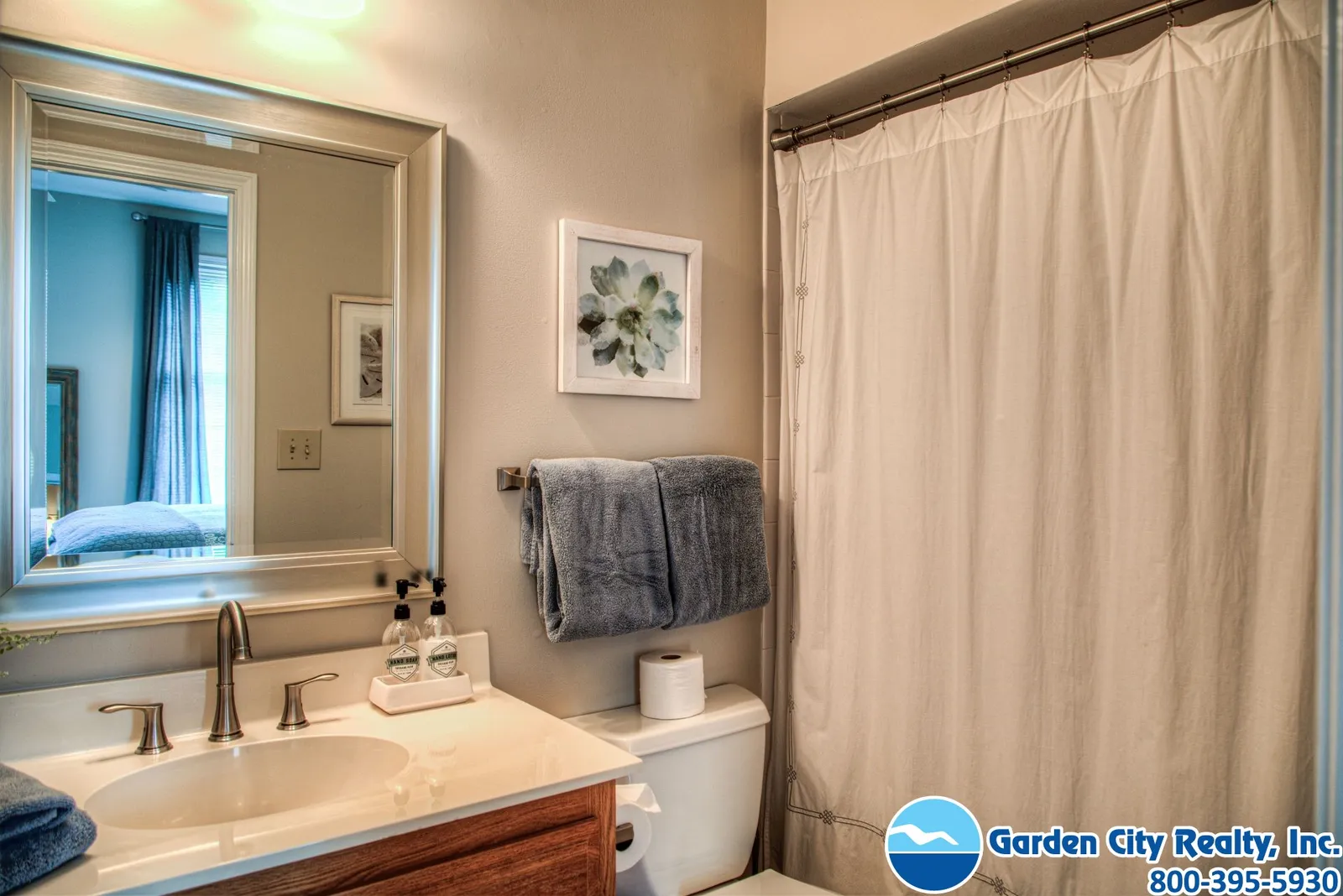 Cozy Coastal Cottage photo 19