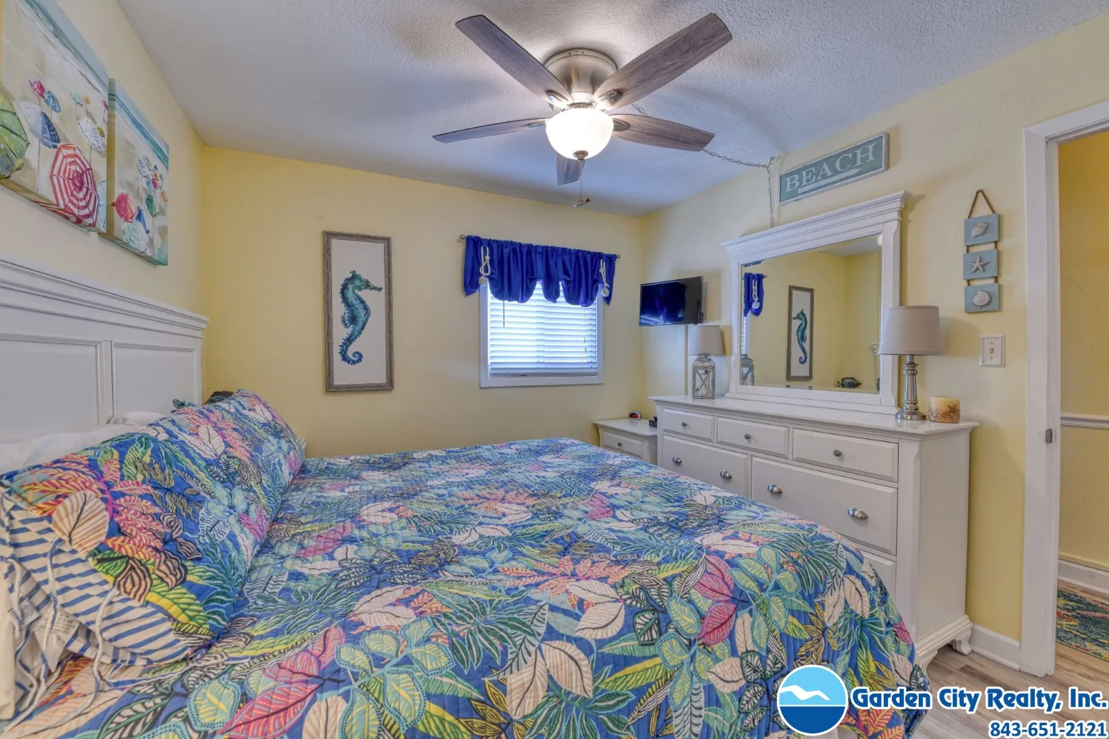 Water's Edge 708 photo 17