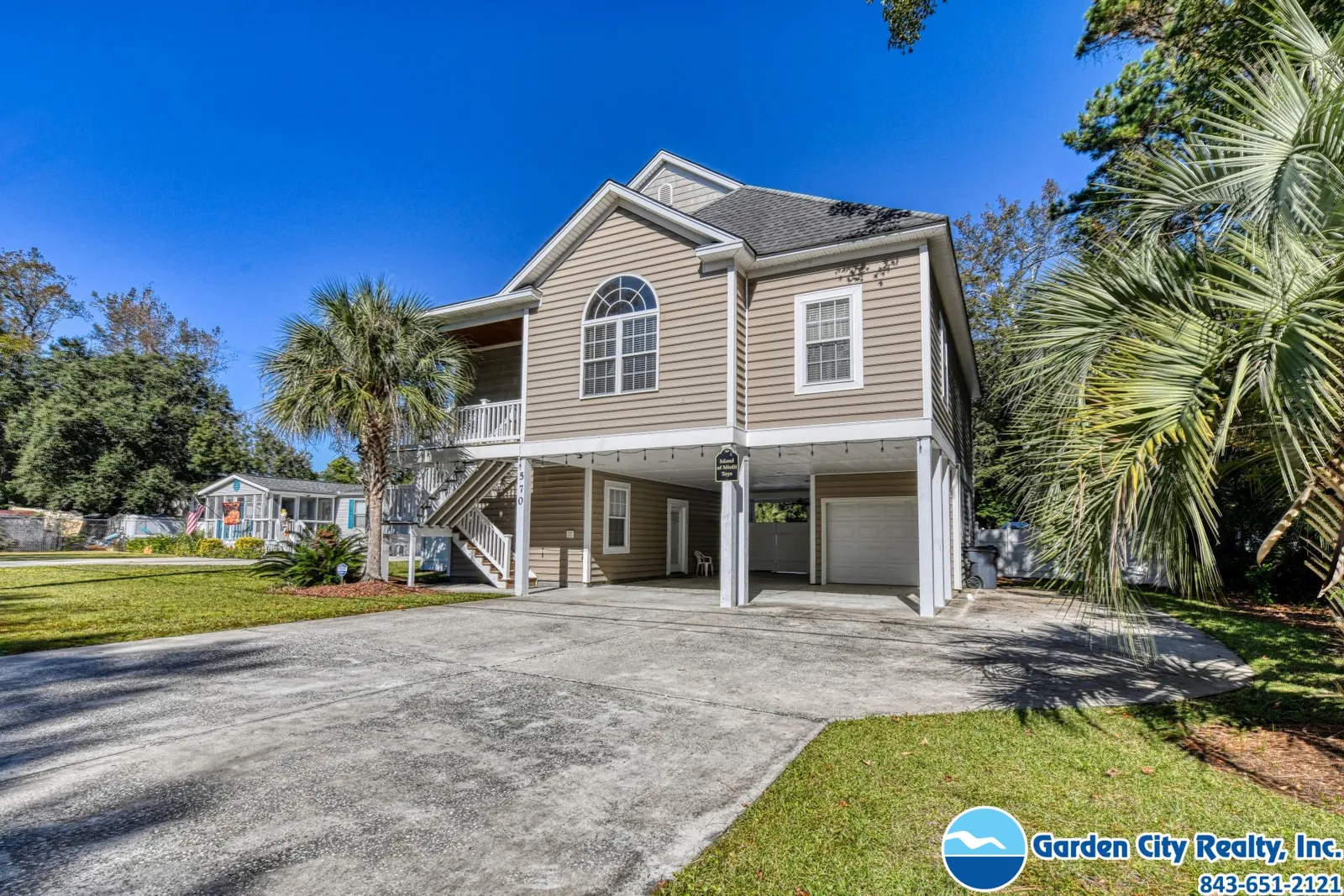 570 Vista Drive photo 2