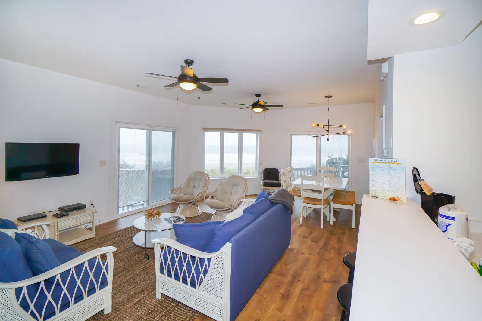 Giant Jim's Beachfront Inn photo 5