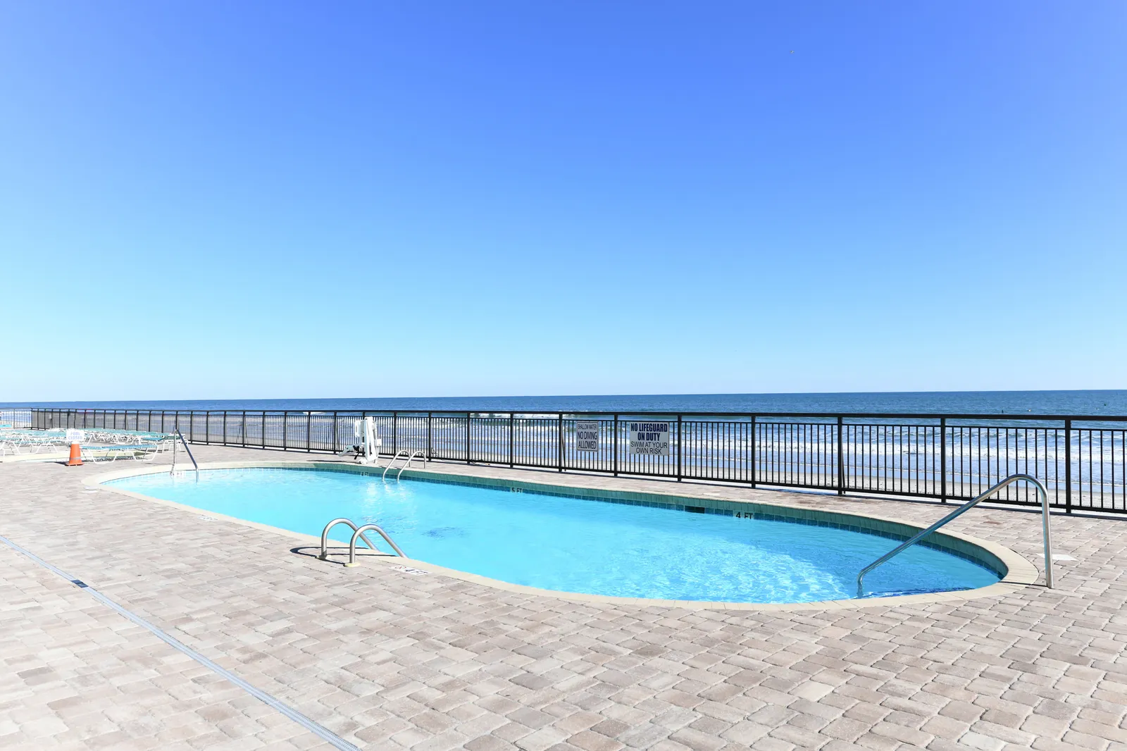 Royal Garden Resort 1009 photo 16