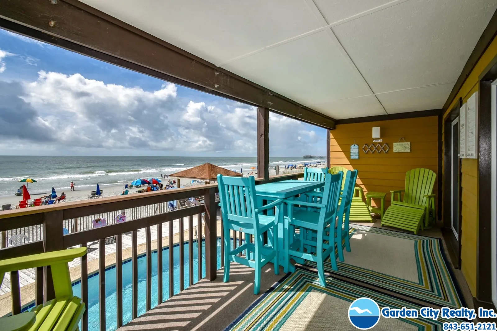 Afterdeck 105 photo 1