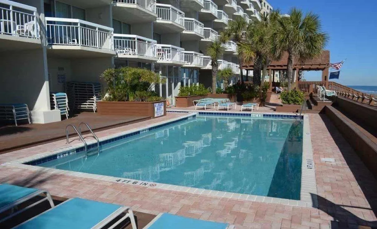 Water's Edge 210 photo 21