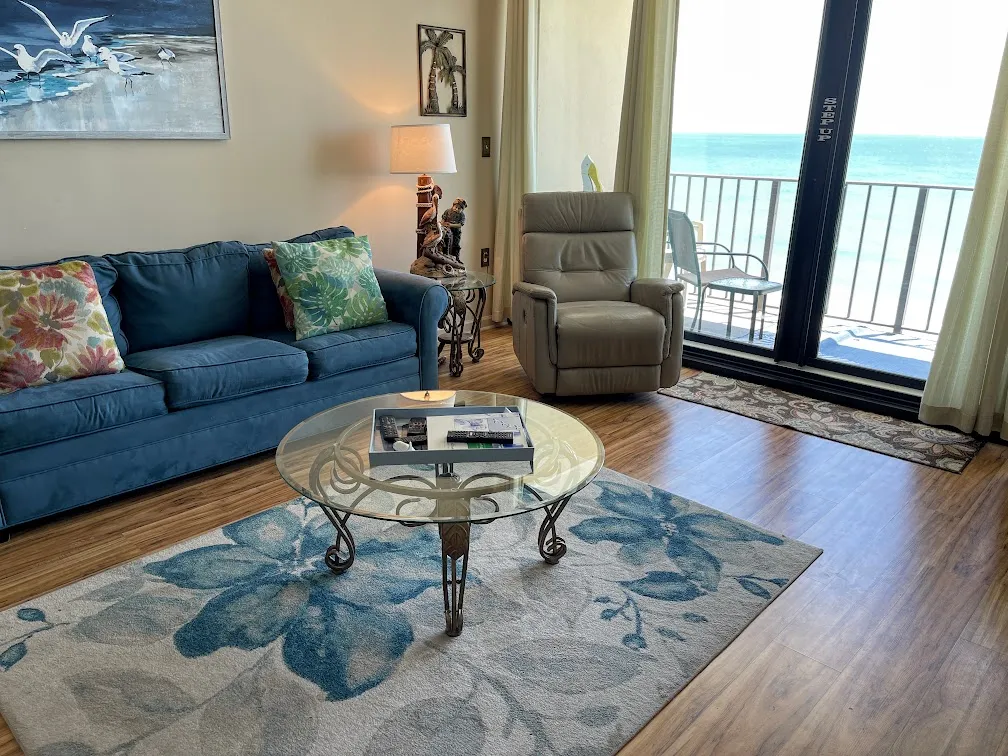 Horizon East 704 photo 5