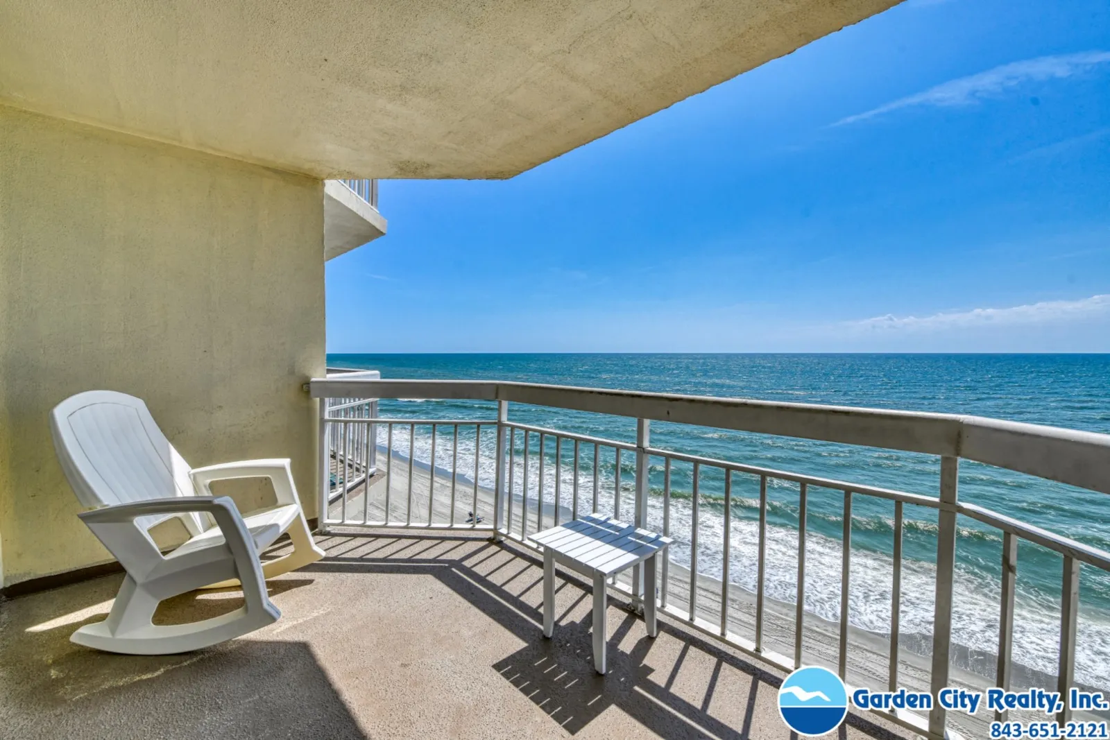 Water's Edge 709 photo 3