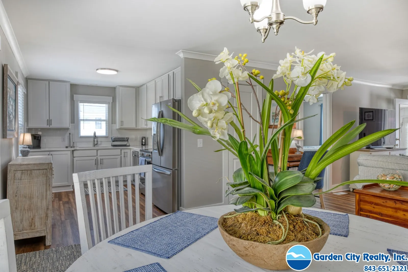 D-D's Beach House photo 8