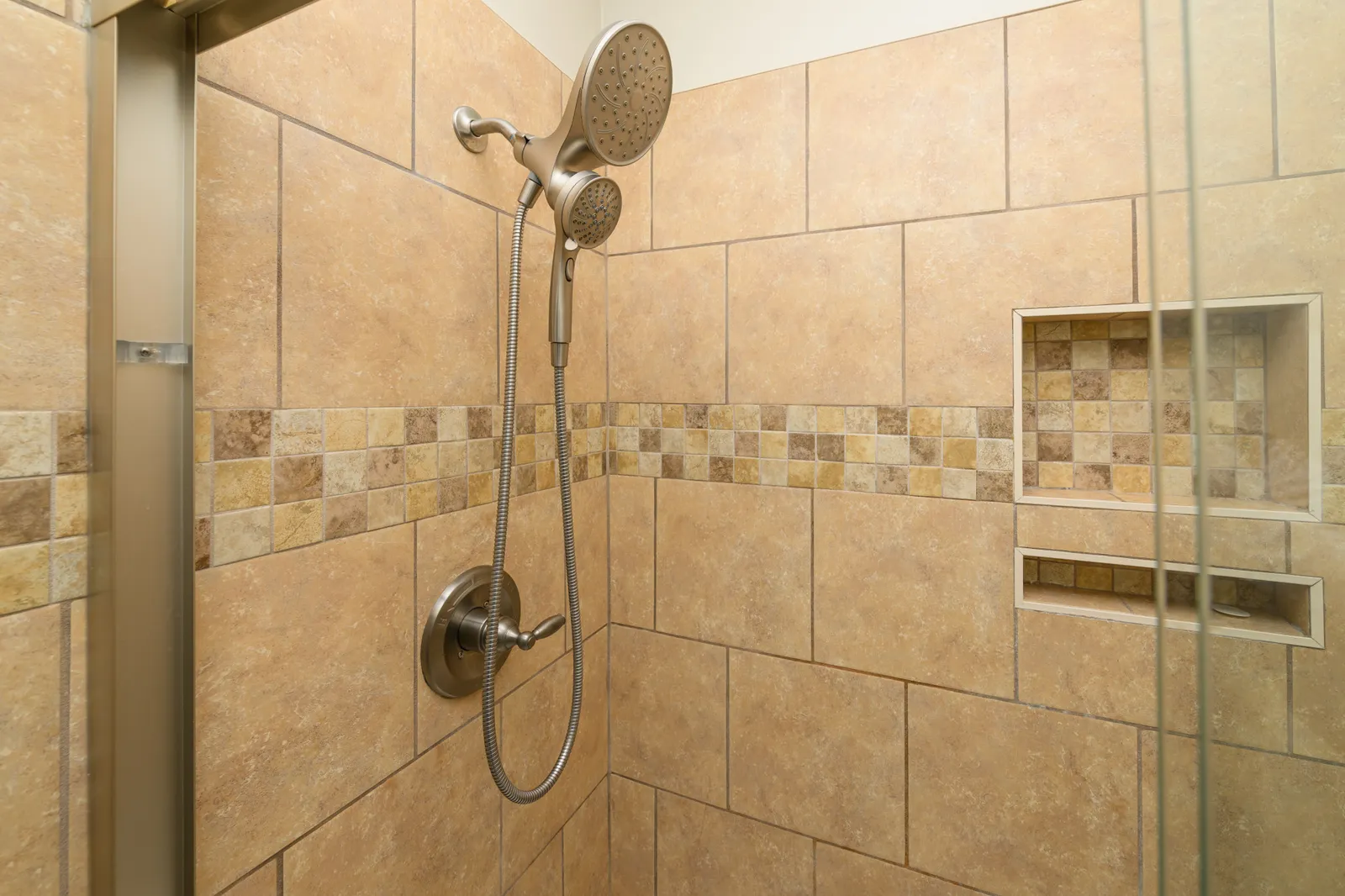 Floral Villa E17 photo 17