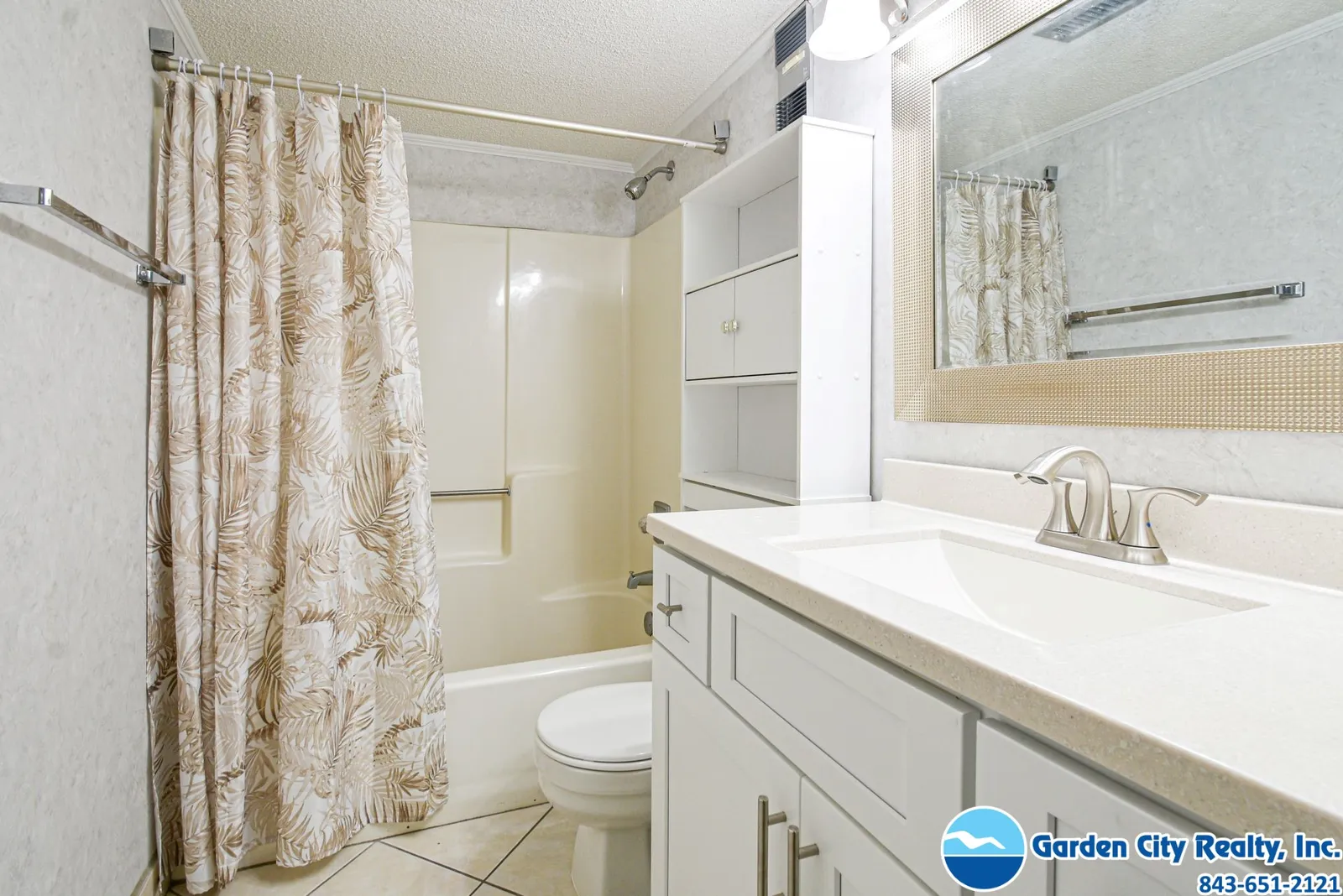 Water's Edge 1511 photo 19