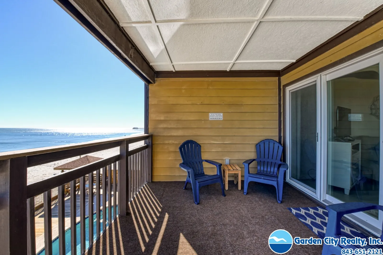 Afterdeck 206 photo 3