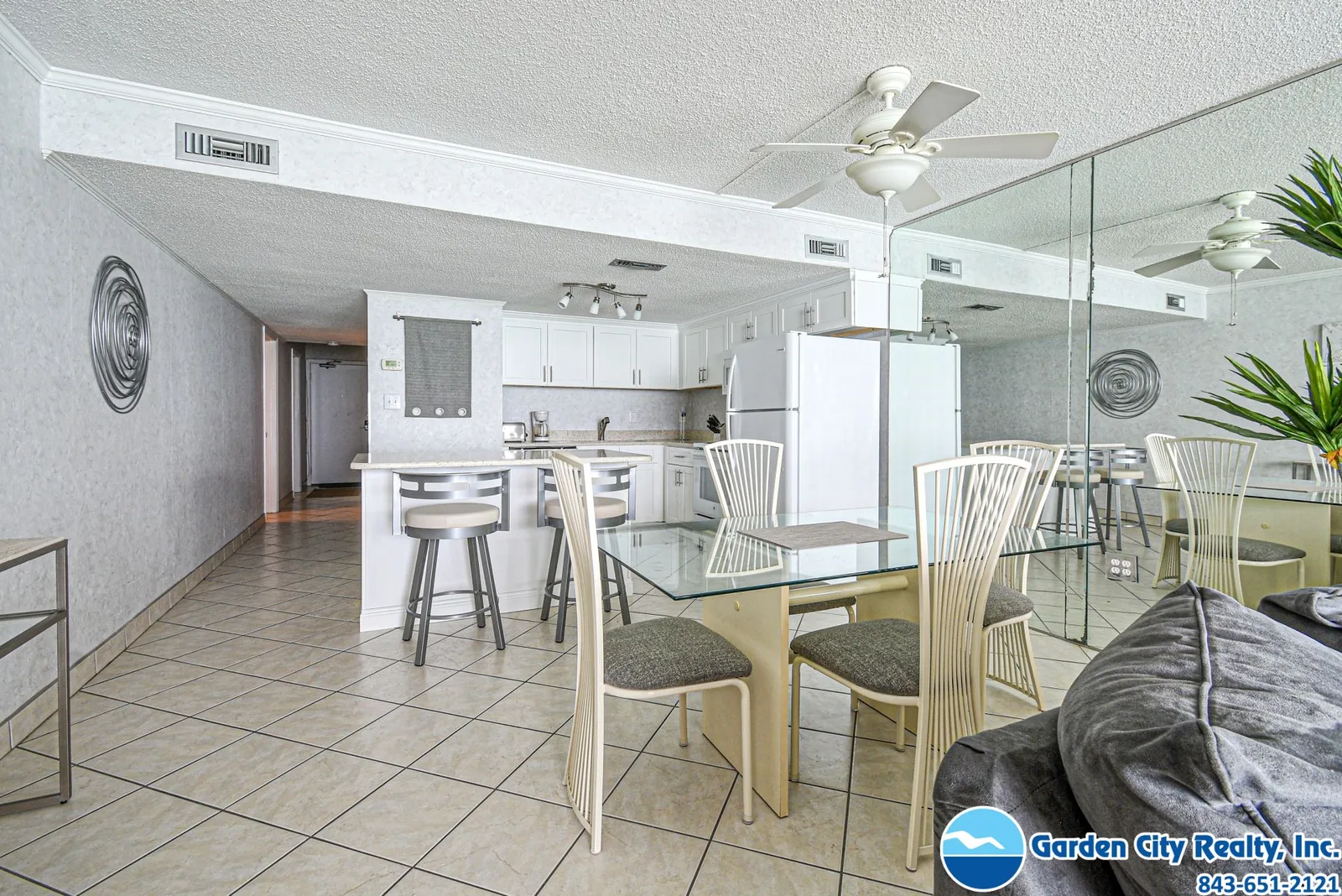 Water's Edge 1511 photo 10