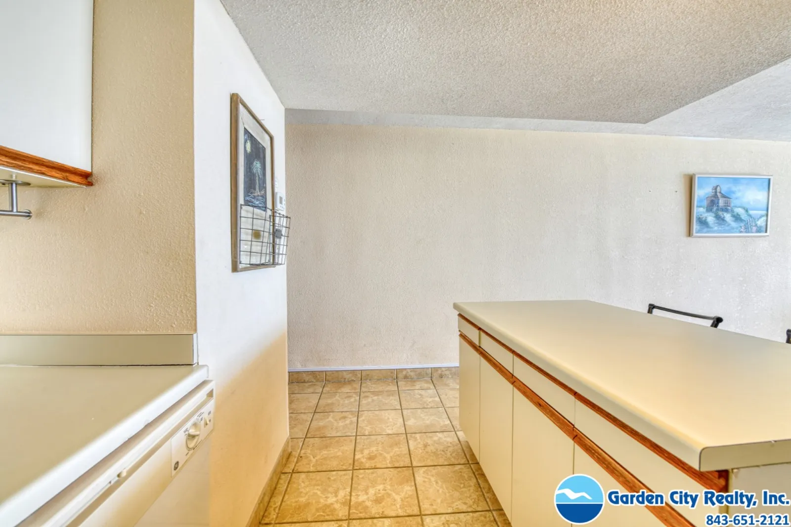 Water's Edge 709 photo 14