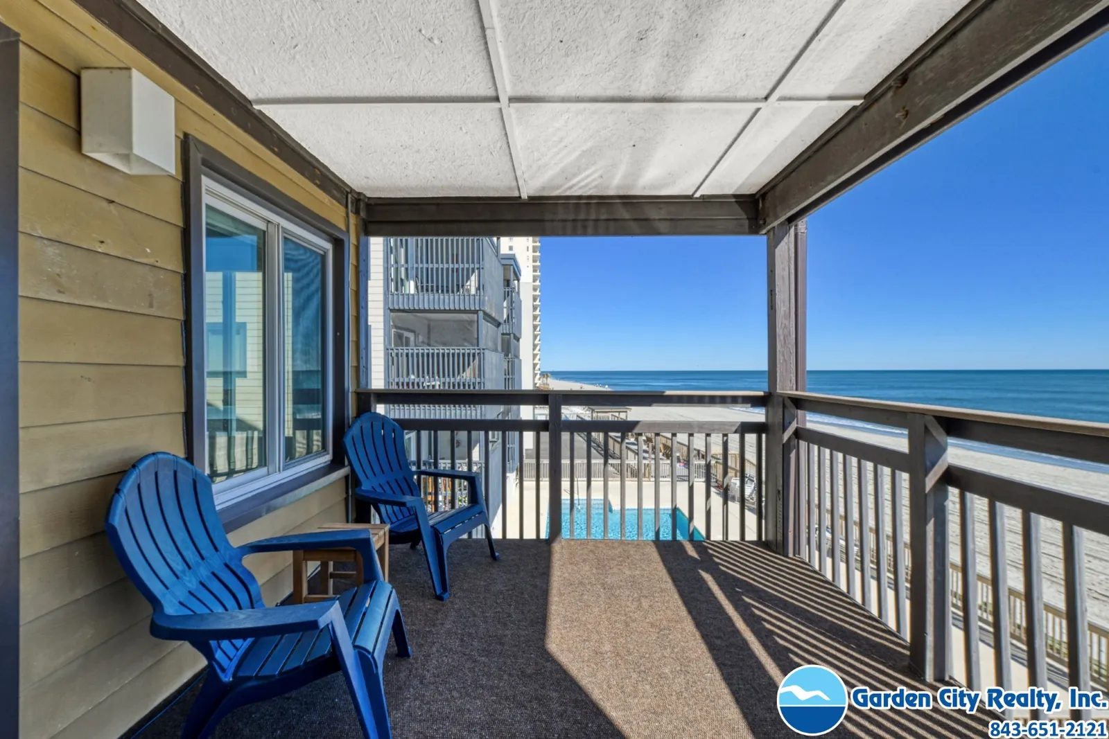 Afterdeck 206 photo 2