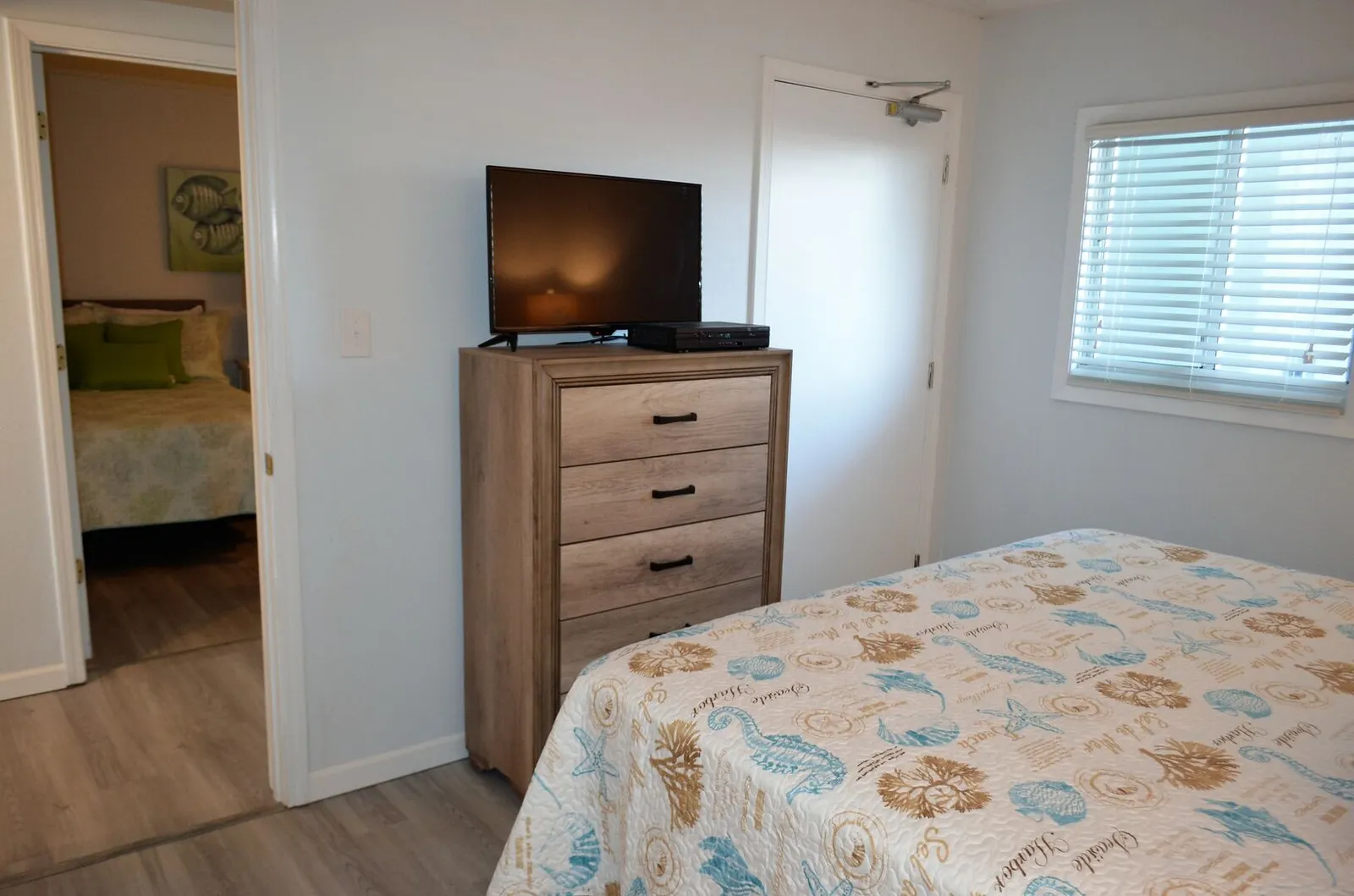 Water's Edge 211 photo 15