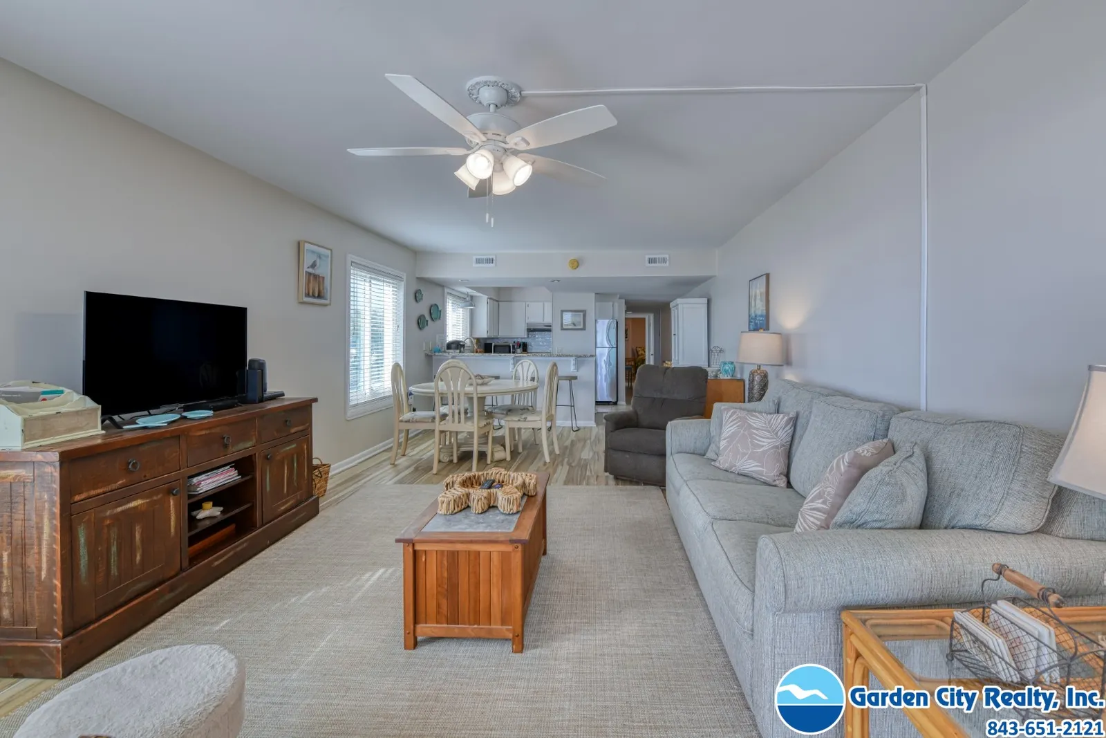 Afterdeck 104 photo 6