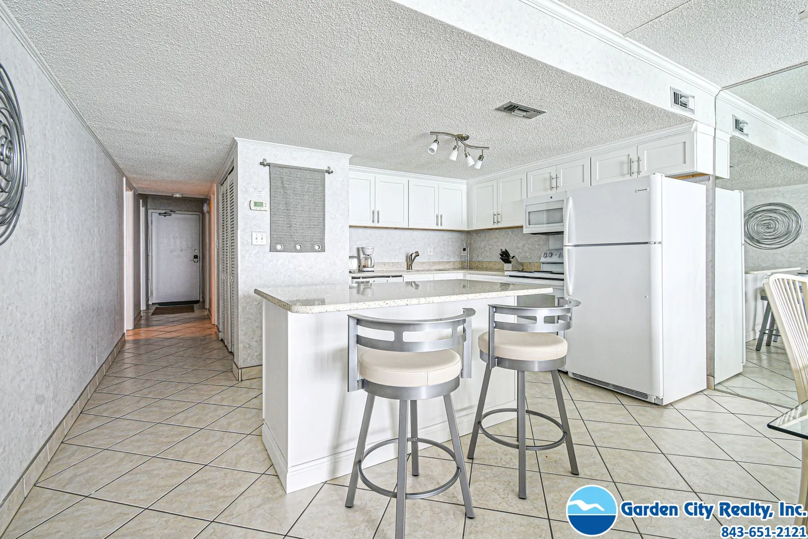 Water's Edge 1511 photo 14