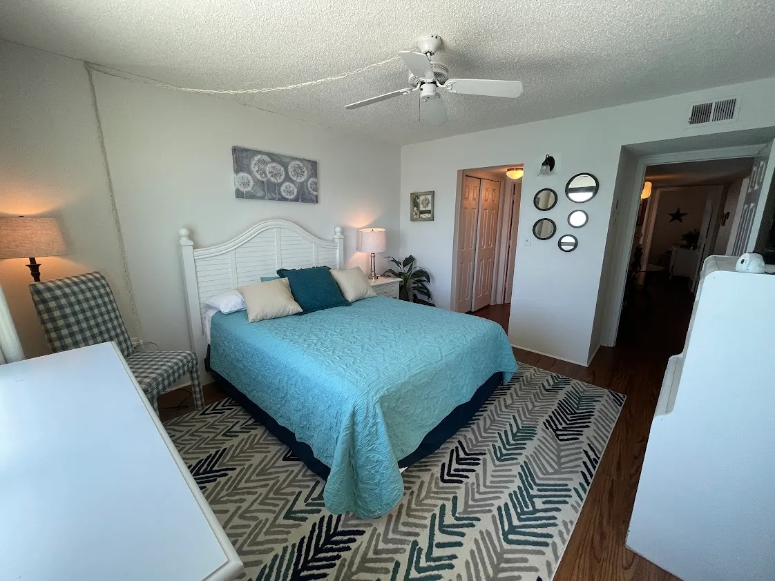 Horizon East 704 photo 14