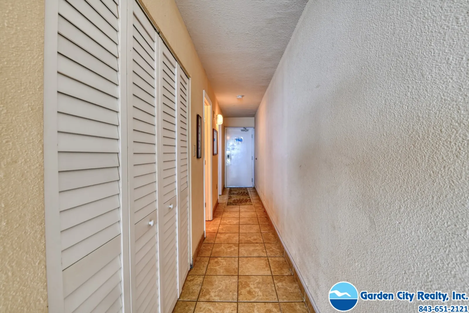 Water's Edge 709 photo 17