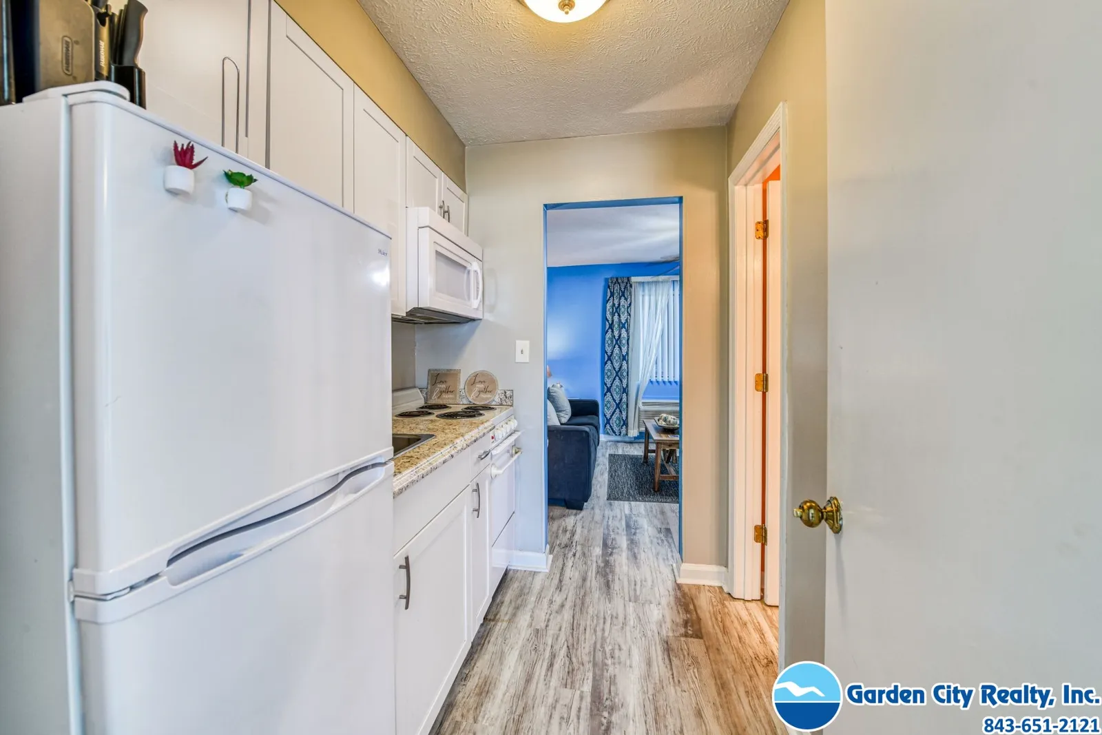Garden City Guest House 108 photo 12