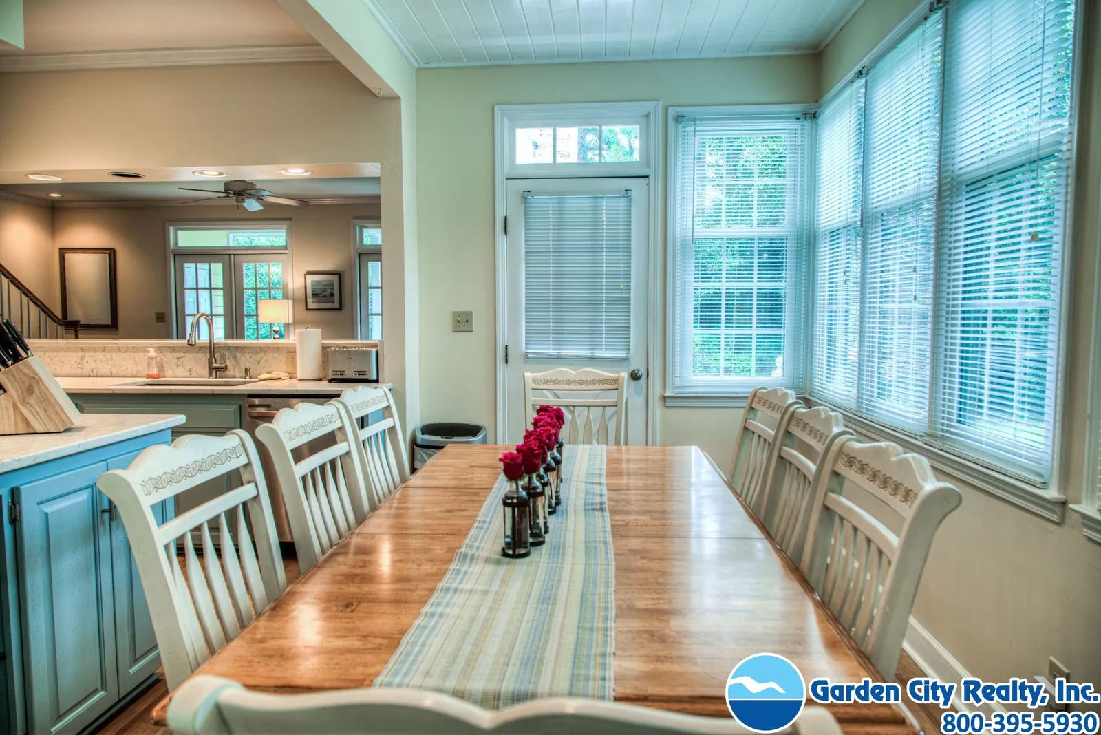 Cozy Coastal Cottage photo 11