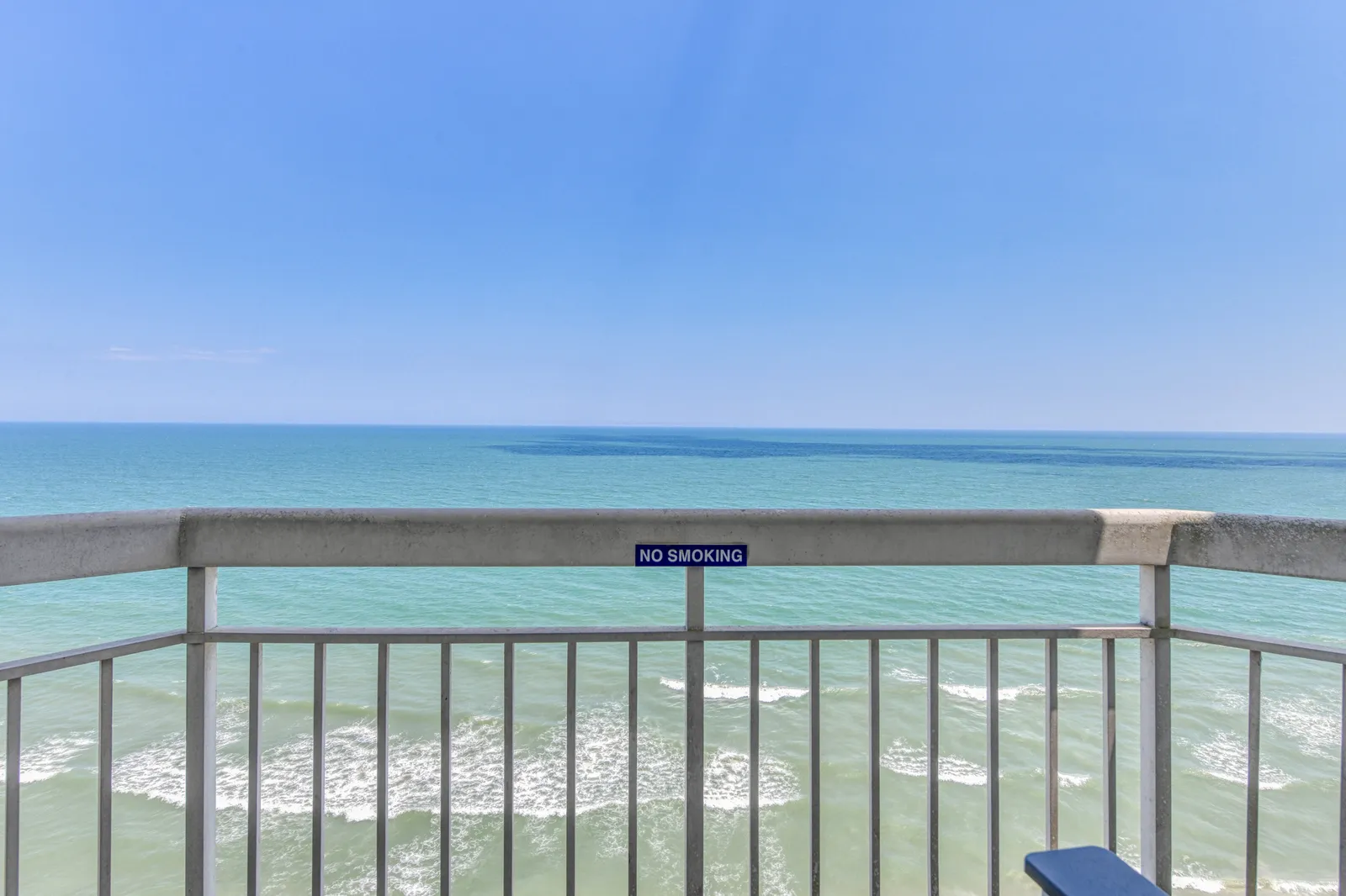 Water's Edge 1406 photo 4