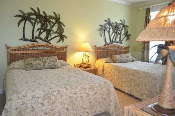 Surfside 6 photo 10