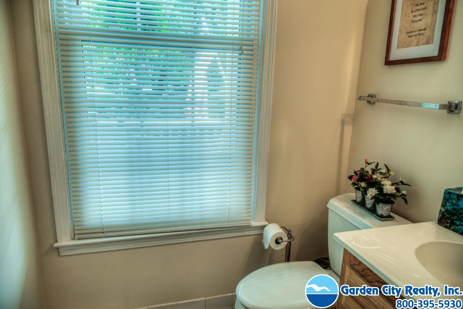 Cozy Coastal Cottage photo 20