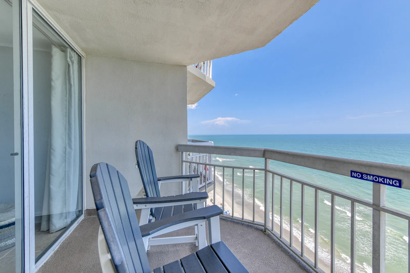 Water's Edge 1406 photo 2