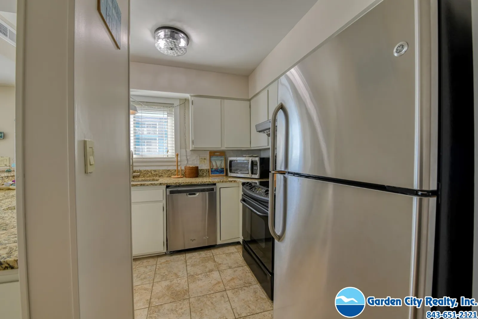 Afterdeck 104 photo 18
