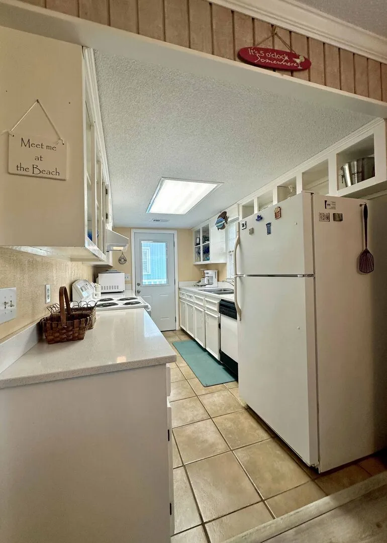 Summer House 180 photo 9
