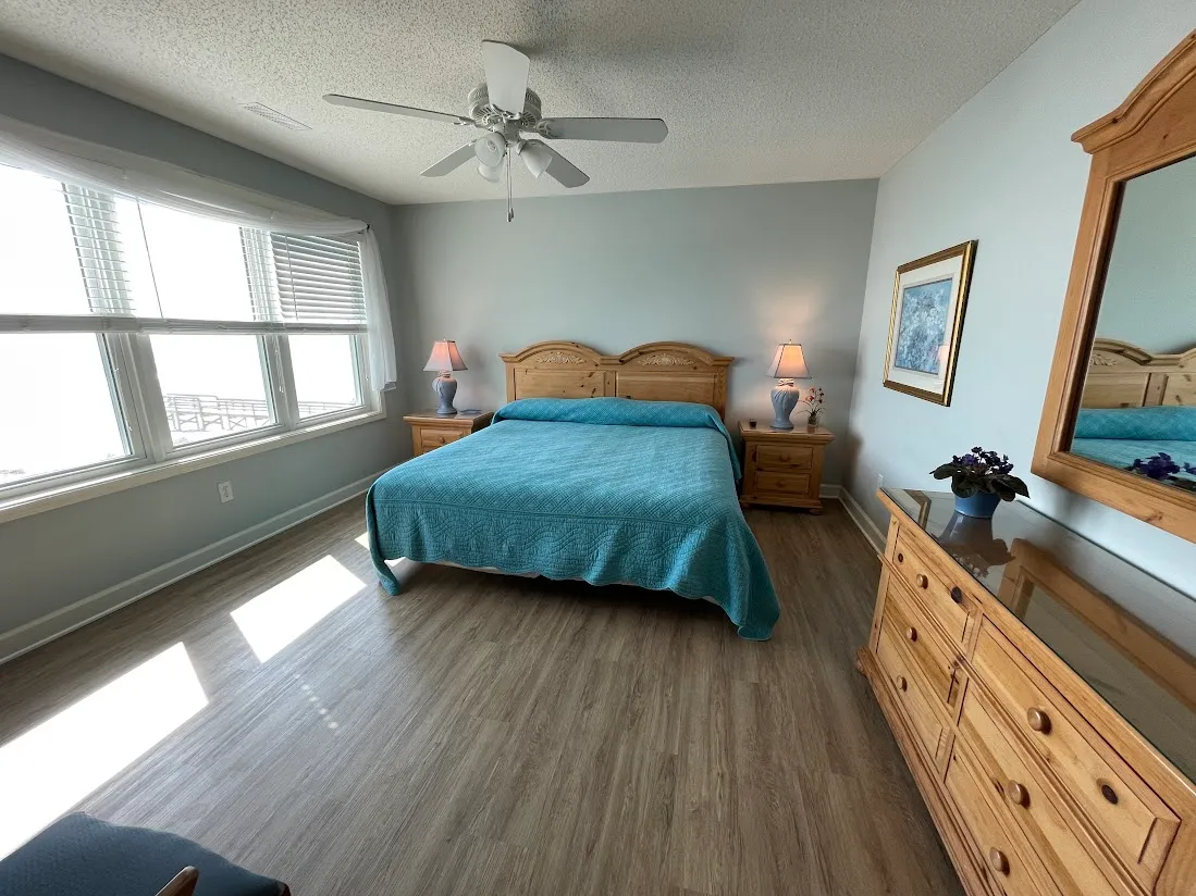 Neon Moon photo 22