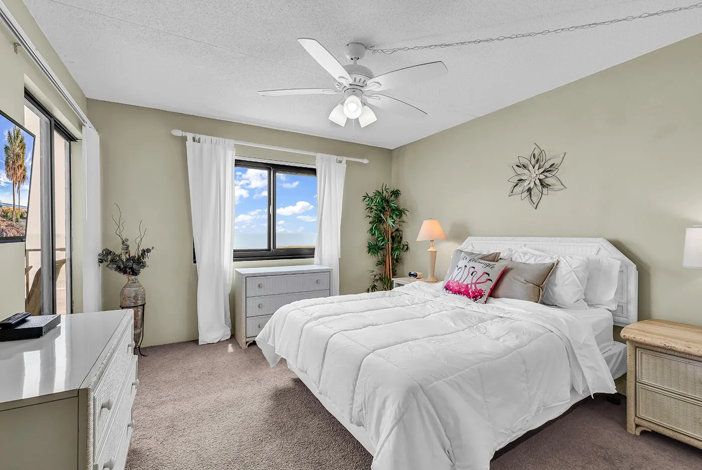 Horizon East 303 photo 18