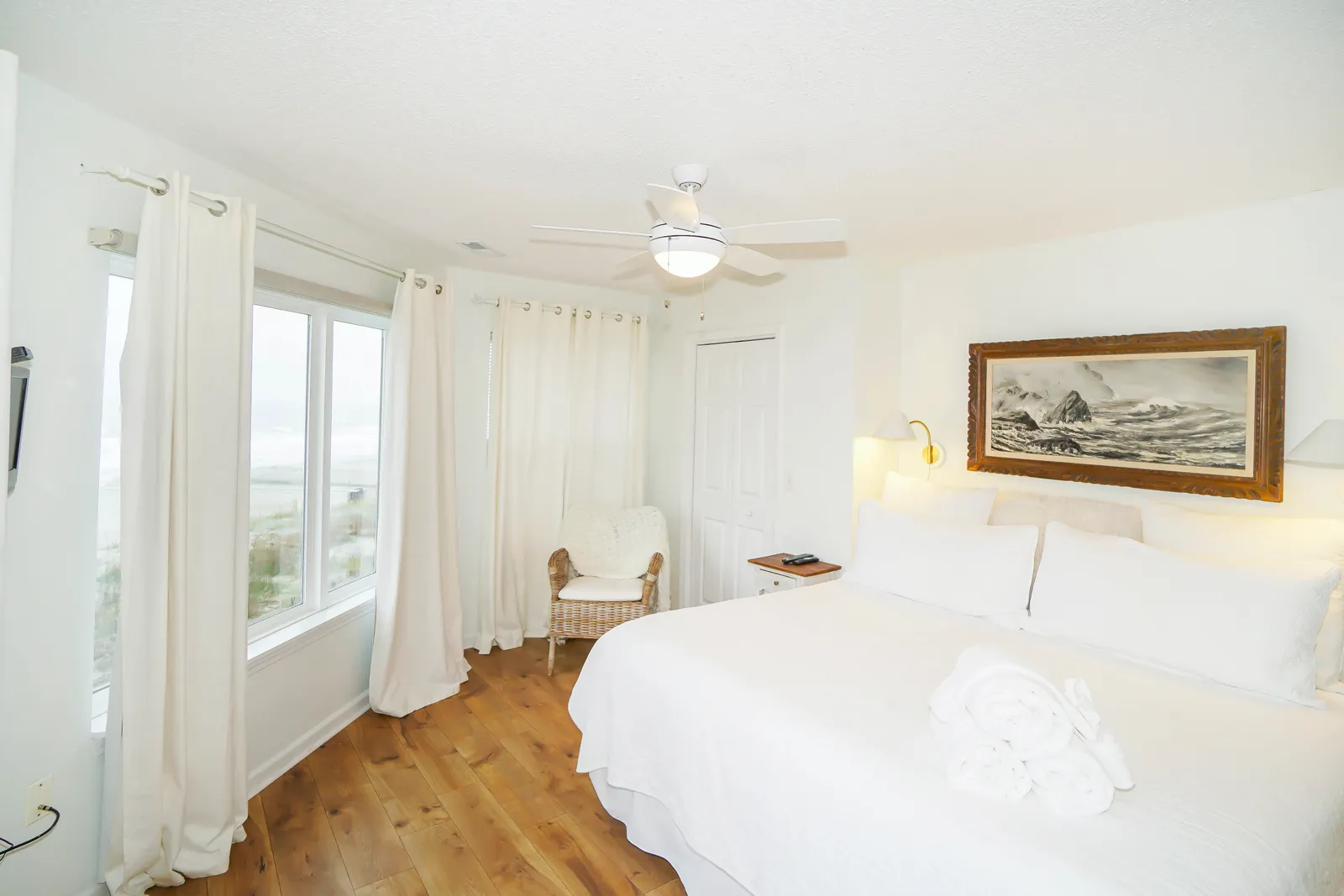 Giant Jim's Beachfront Inn photo 2