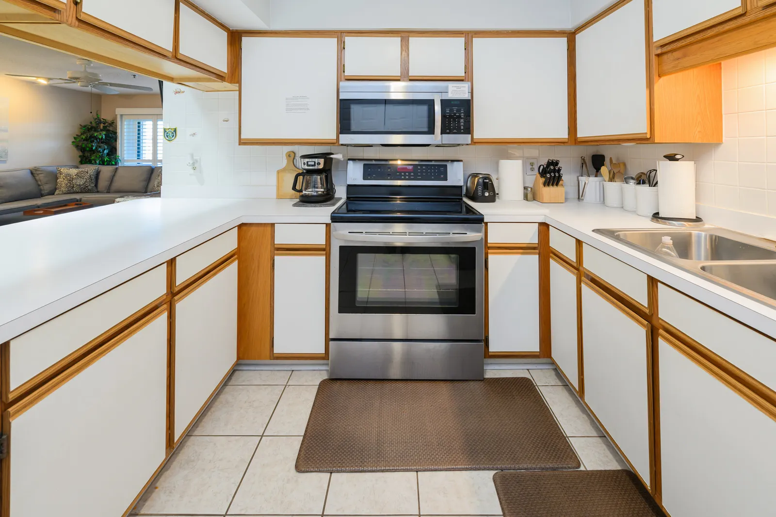 Islander I2 photo 2