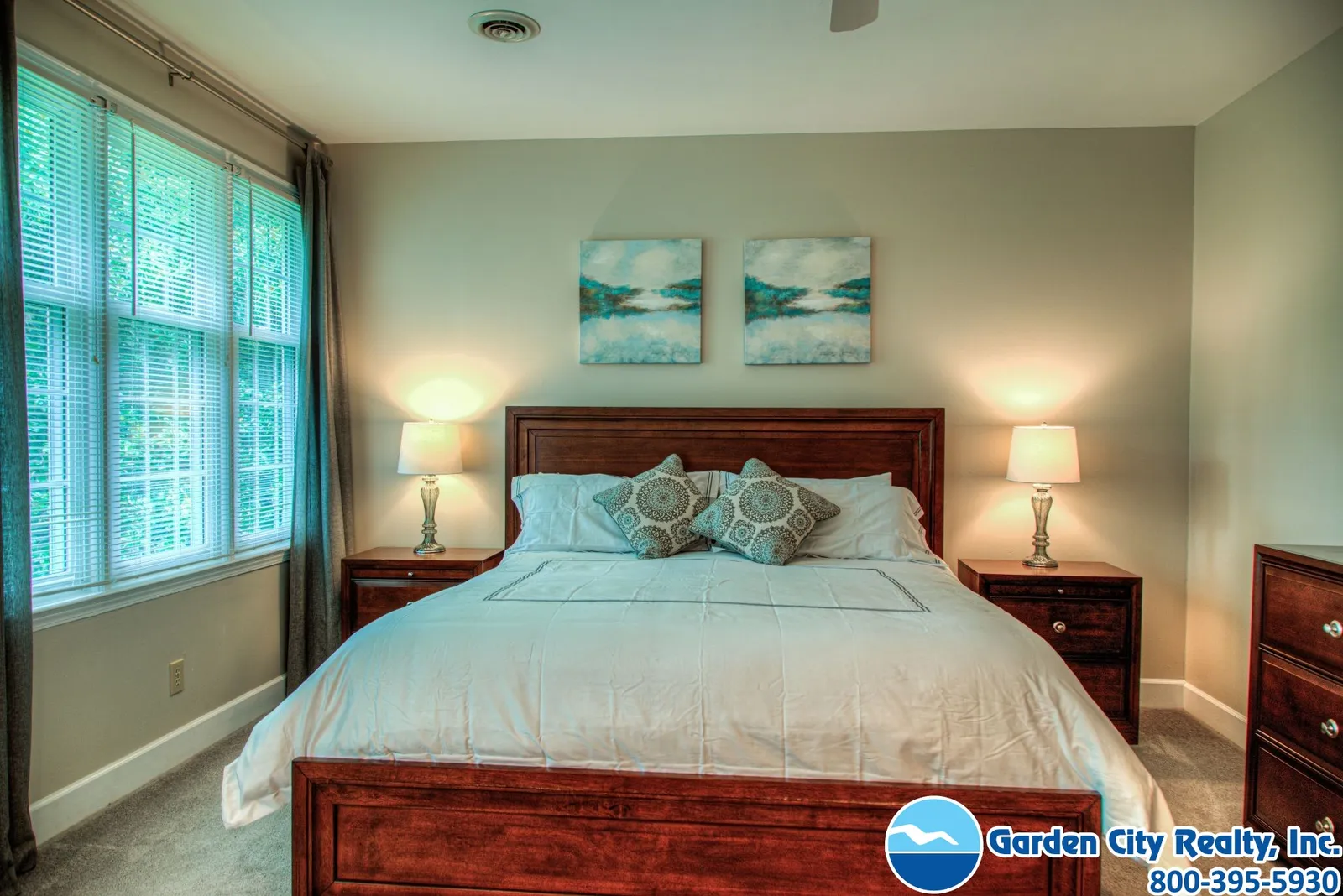 Cozy Coastal Cottage photo 16