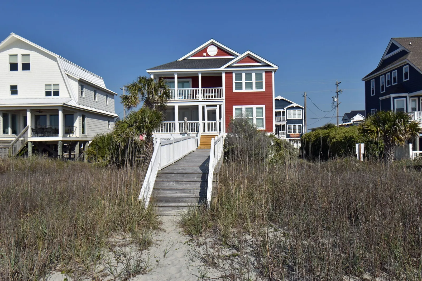 Robbins Nest (The Lady In Red) photo 1