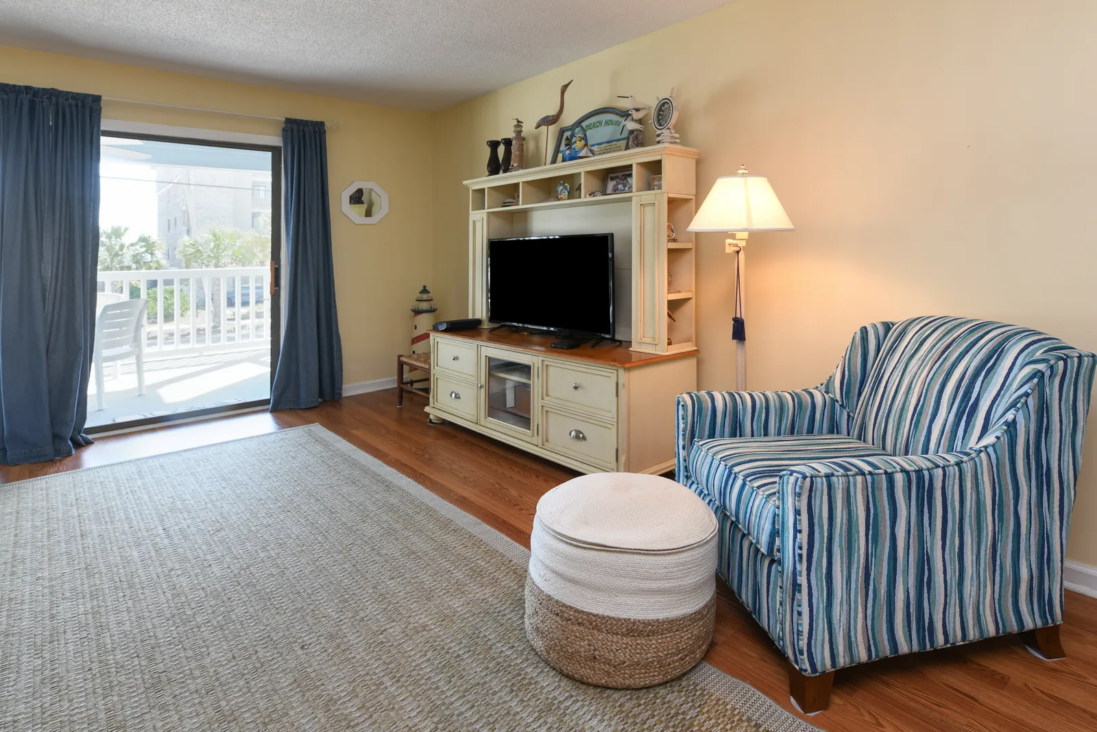 Vantage Pointe 101 photo 2