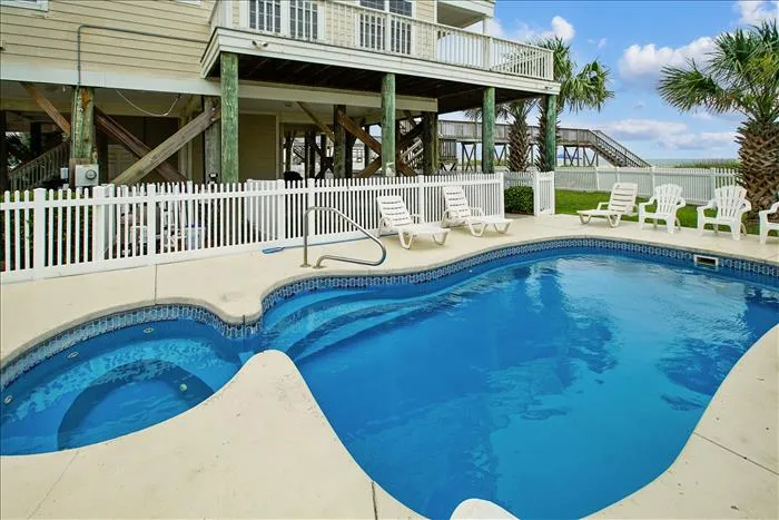Royal Jewel 1779 S. Waccamaw Drive Garden City, SC 29576 photo 4