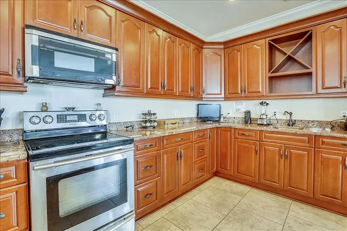 Royal Jewel 1779 S. Waccamaw Drive Garden City, SC 29576 photo 14
