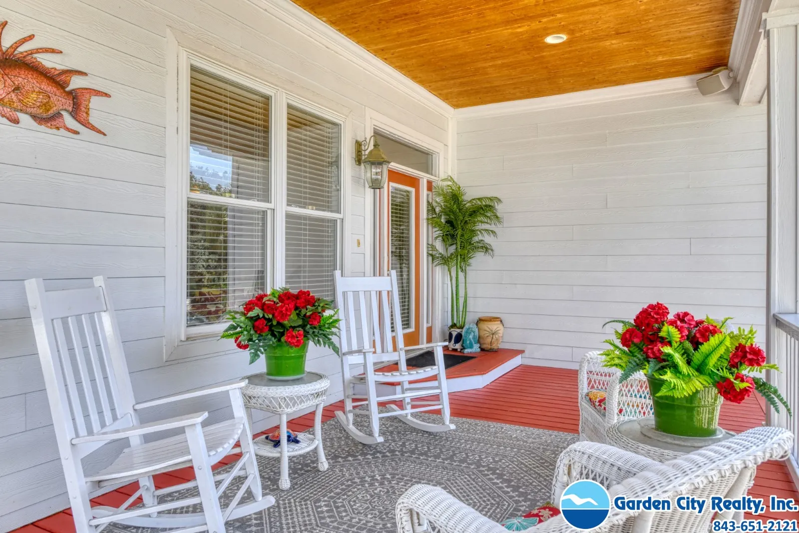 GaGa and Papa's Beach Palace photo 7