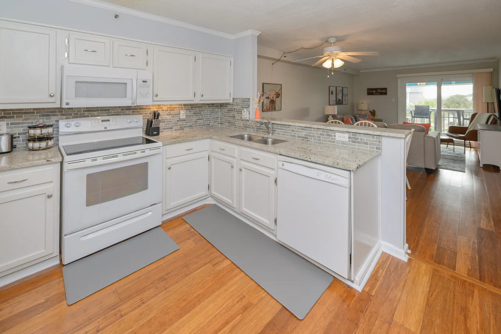 Beach House 302 photo 3