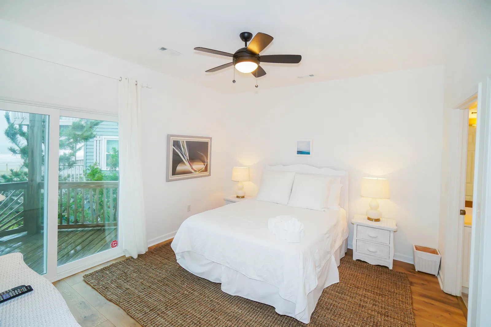 Giant Jim's Beachfront Inn photo 8