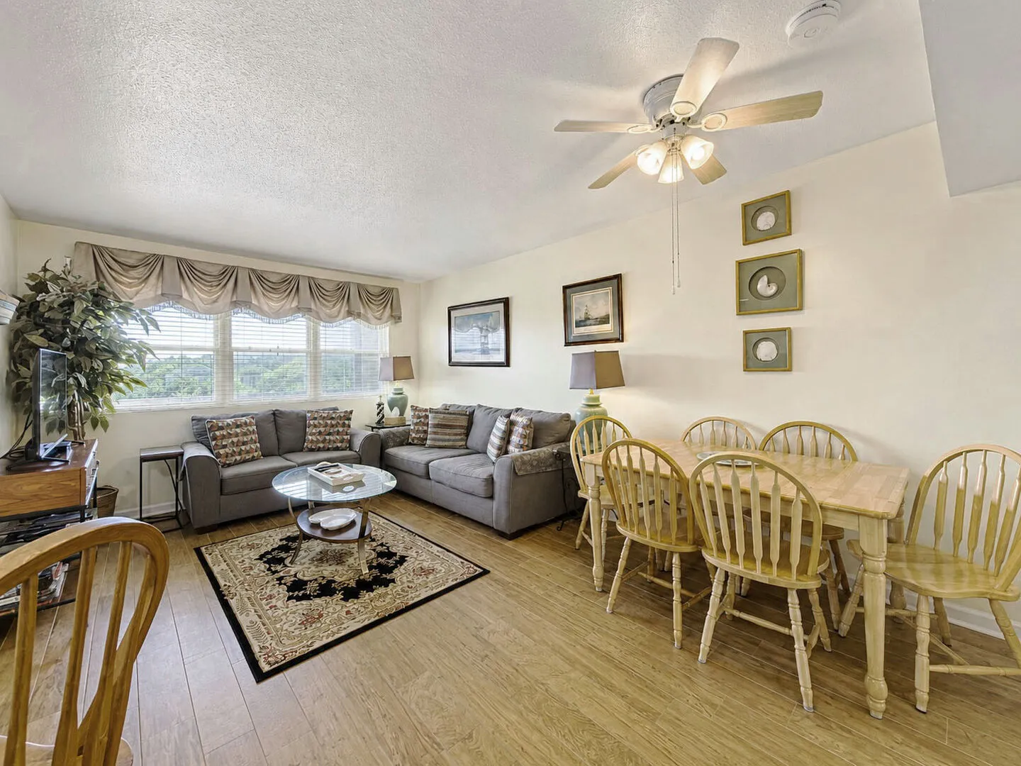 Surfwalk Villas 345 photo 1