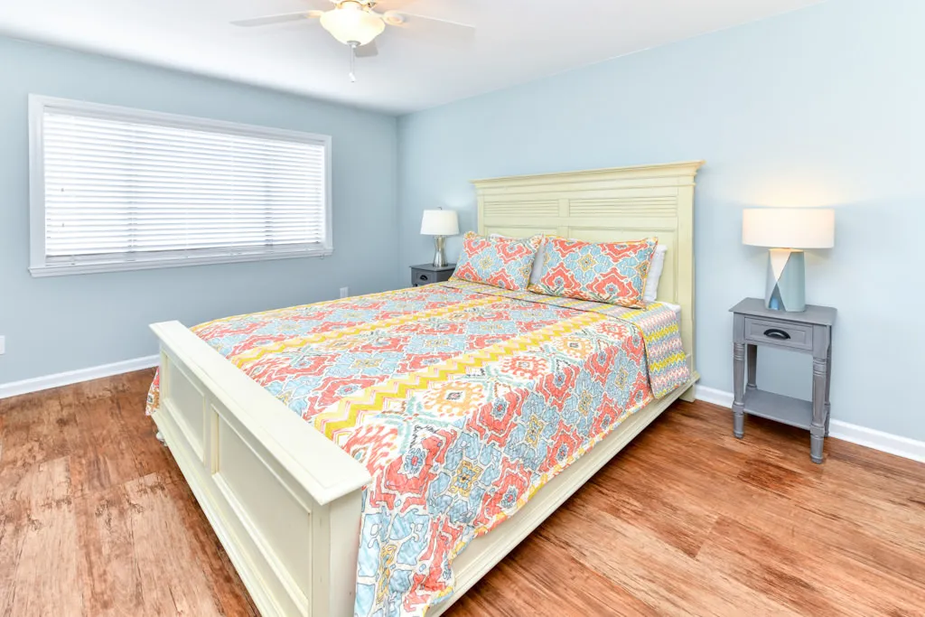 Islander J3 photo 16