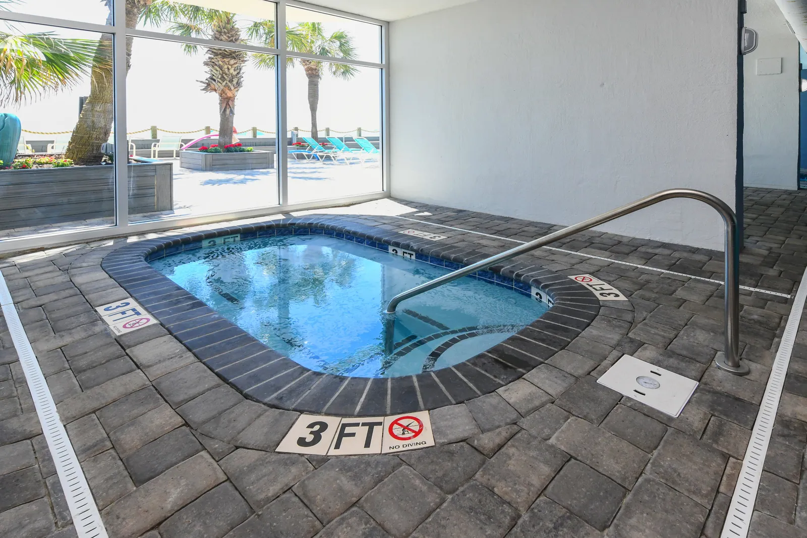 Water's Edge 203 photo 14