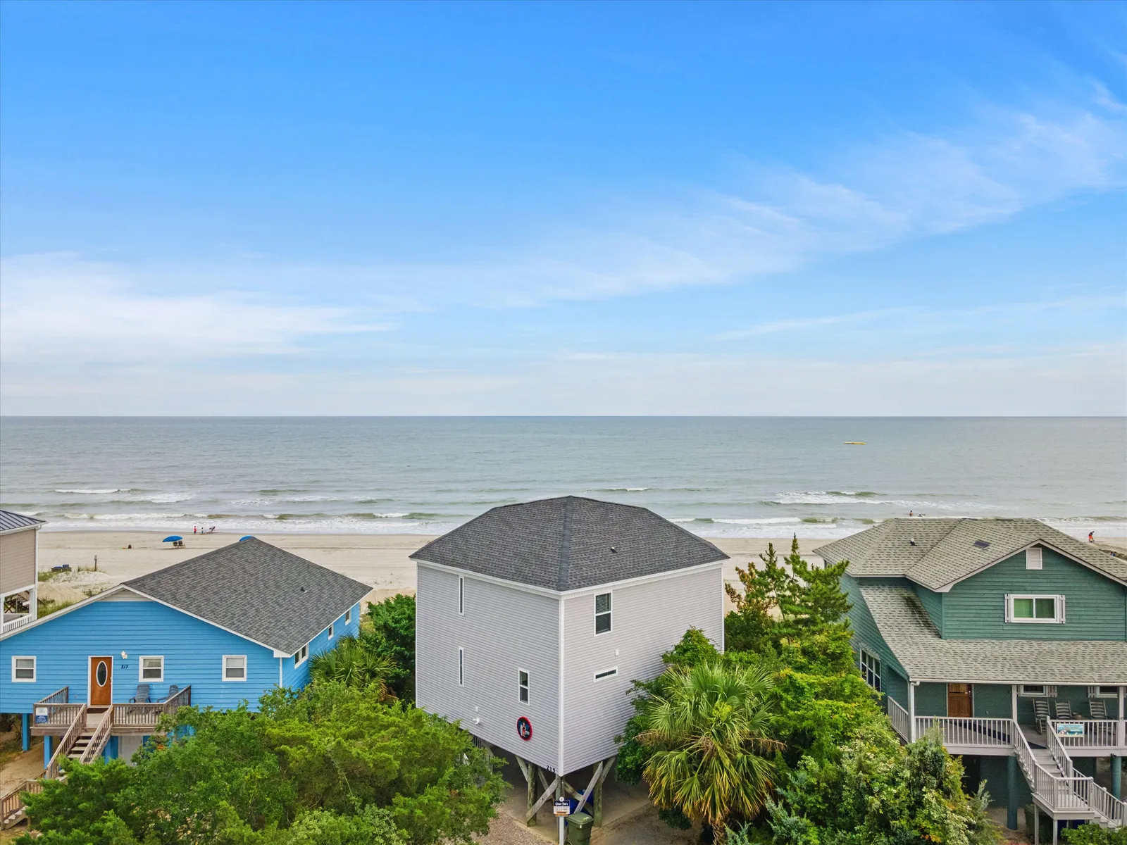 Giant Jim's Beachfront Inn photo 16